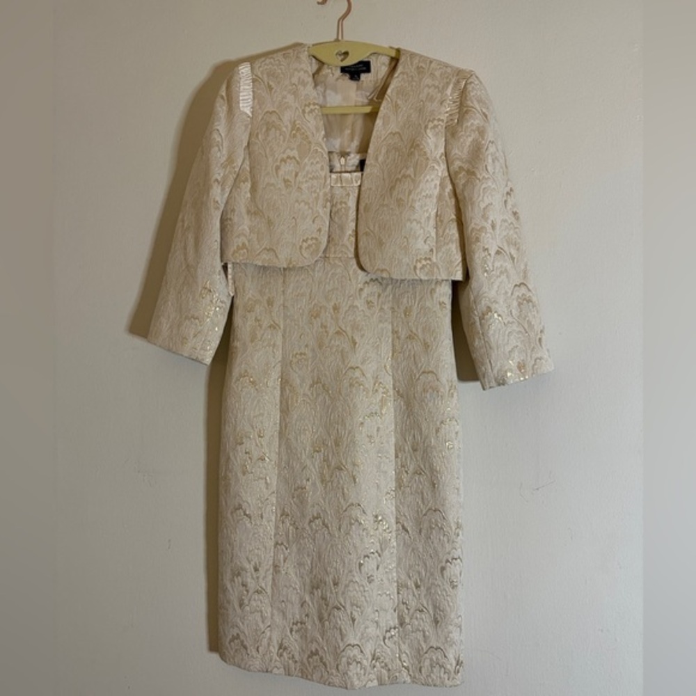 Stunning Women’s Metallic Tahari 2Pc Jacket and Dress Set Size 4